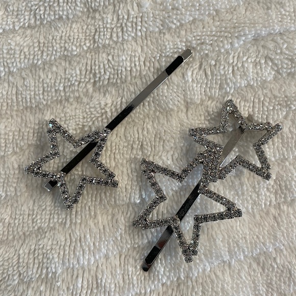 Jewelry - NWOT Pair of Crystal Embellished Star Shaped Hair Bobby’s.